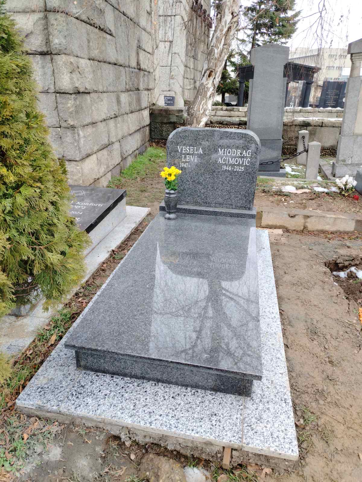 Komplet Mali spomenik od impale